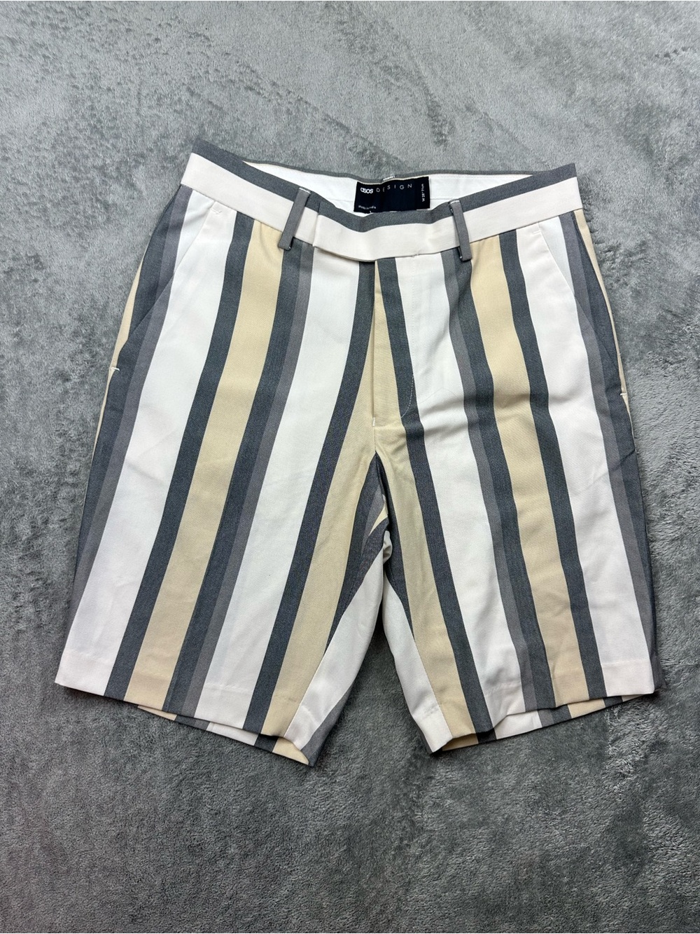 ASOS Design Men’s Striped Tailored Shorts Size 28 Waist Gray Cream White Flat